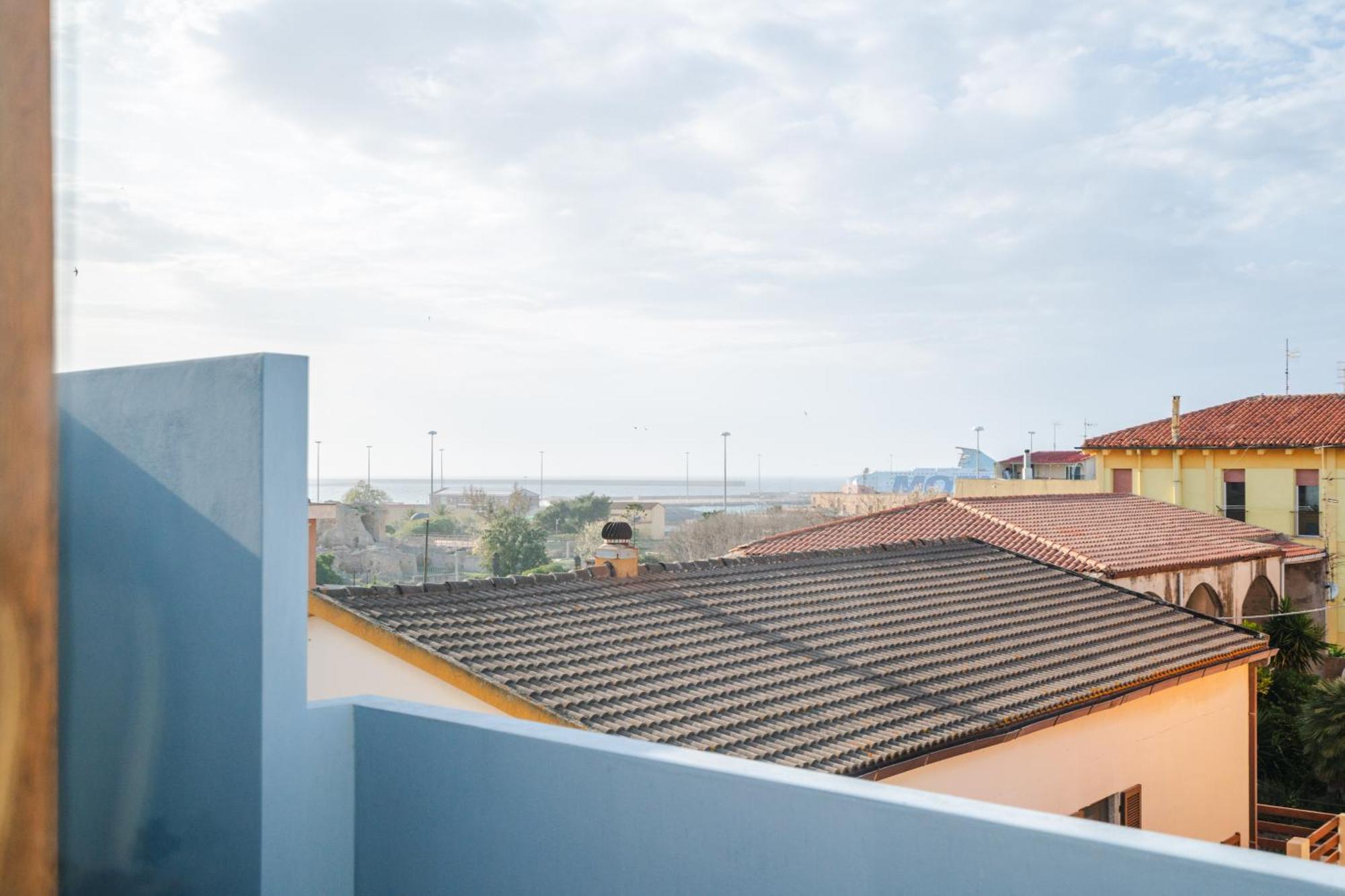 Il Faro Apartment Porto Torres Luaran gambar
